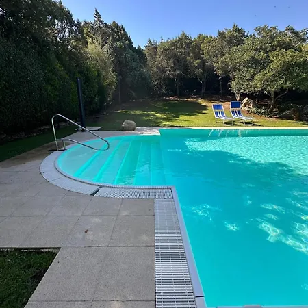 With Pool Access & Sea Views Appartement *