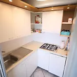 Apartmán Stunning Bay-view - Pool, Terrace & 30s To Center & 10 Minutes To The *