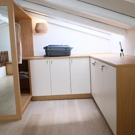 Appartement With Pool Access & Sea Views