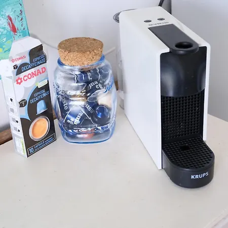 With Pool Access & Sea Views Appartement