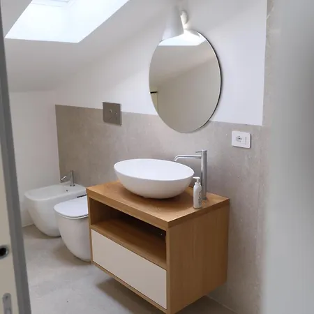 With Pool Access & Sea Views Appartement