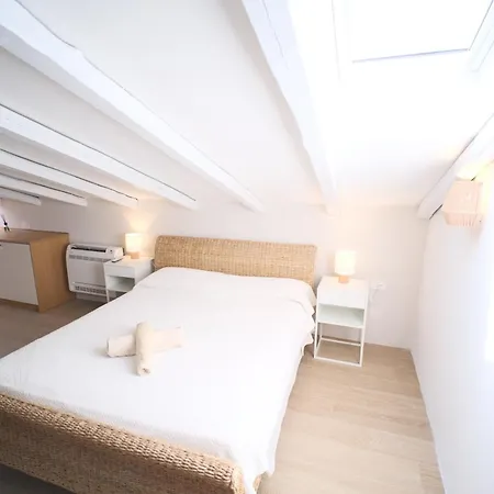 With Pool Access & Sea Views *